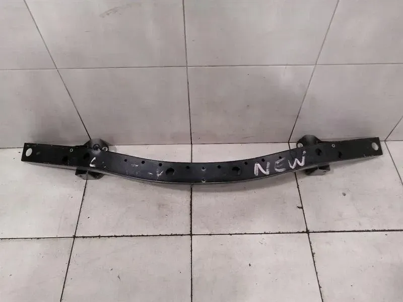 Maserati Ghibli M157 Front Bumper Beam 14-22 673010978 Front Bumper Carrier-