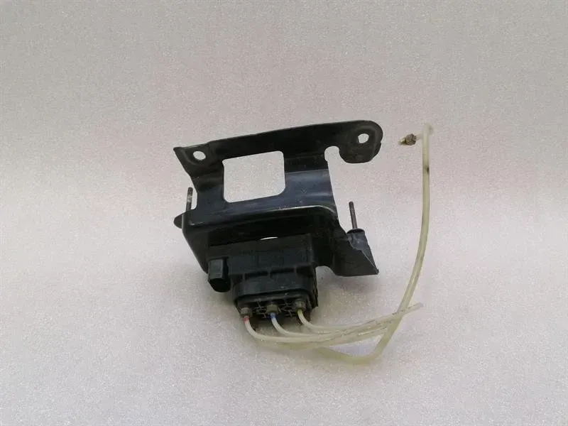 Mercedes ML W164 Air Suspension Valve A2513200058 Air Suspension Valve Block-