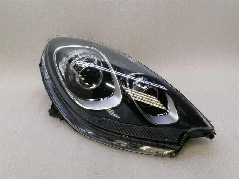 MK1 2015 PORSCHE MACAN 95B Right Headlight 95B941032CG Headlight Right PDLS-