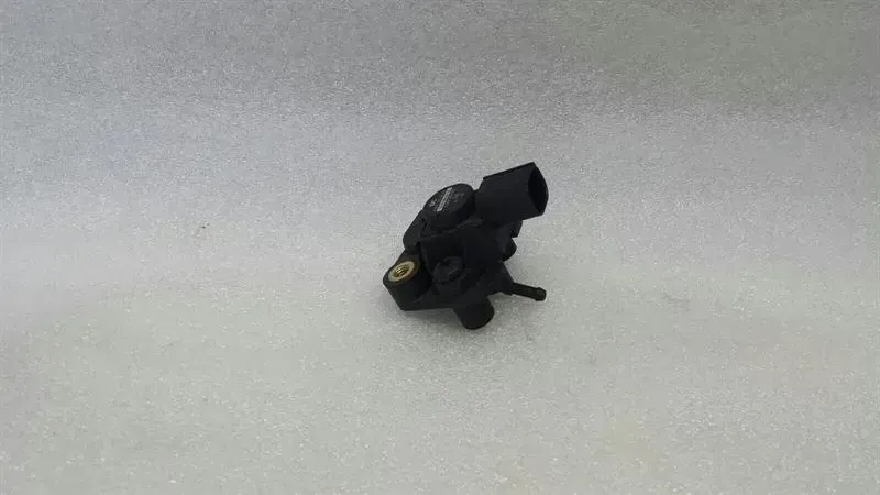 Mercedes E Class W212 Pressure Sensor A0071530028 Charge Air Boost Pressure Sensor
