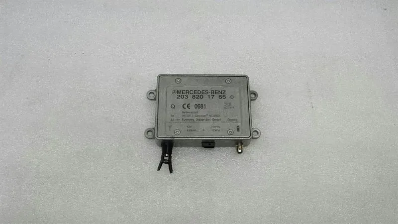 Mercedes C Class W204 Antennförstärkare A2038201785 Antennförstärkare