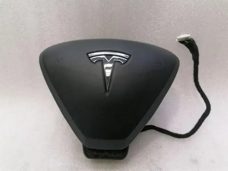 Tesla Model S 70 steering wheel module 1022506-01-F steering wheel module