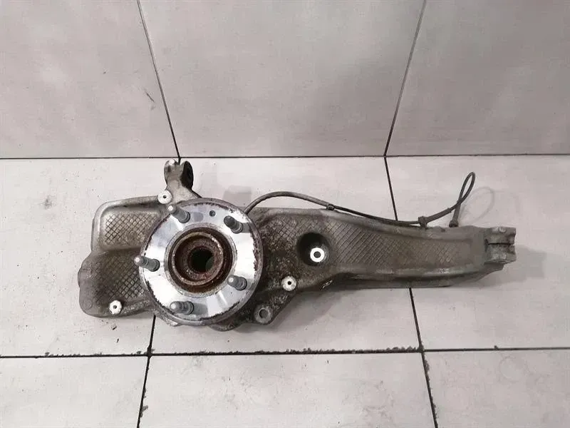 Tesla Model S 70 RWD Left Front Hub 1043052-00-A Wheel Bearing Housing Front Left
