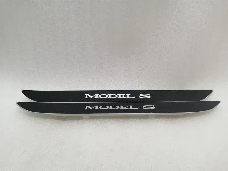 Tesla Model S 70 Door Sill Set 1030392-00-D Door Sill Set
