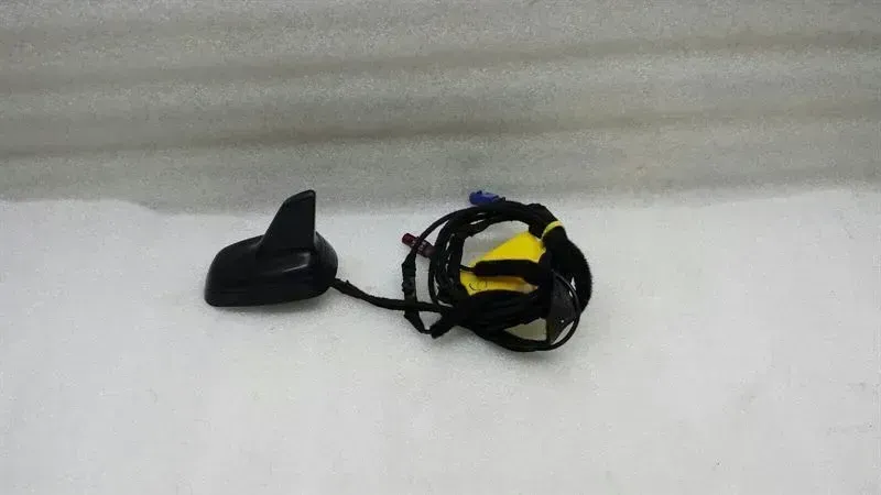 Audi S5 8T Roof Antenna 8T0035503E Antenna Shark