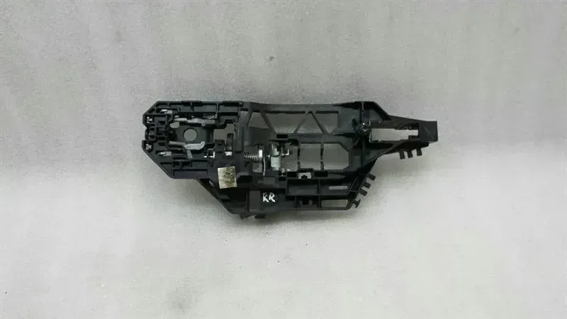CHRYSLER 300C RRH Door Inner Handle Carrier 04589862 Interior Door Handle Holder HR