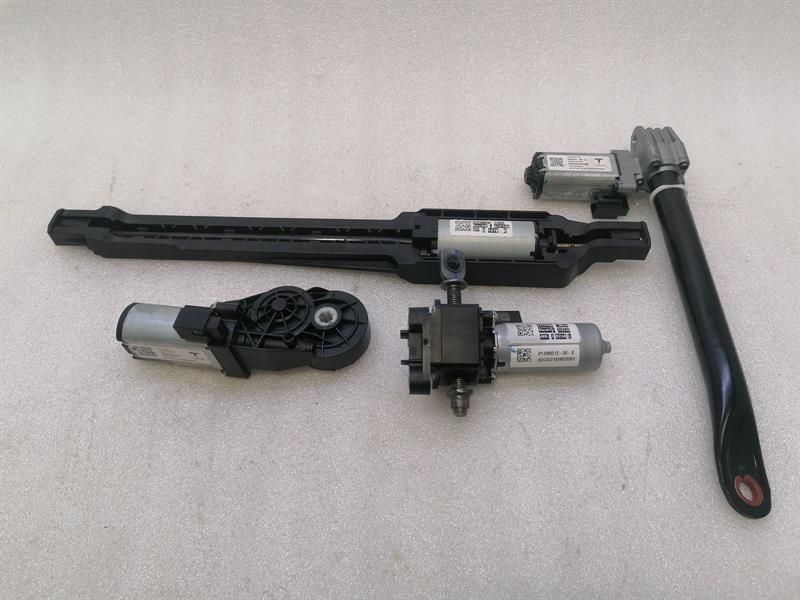 TESLA MODEL 3 STANDARD RANGE 1557237-00-A RH SEAT ENGINE SEAT MOTORS