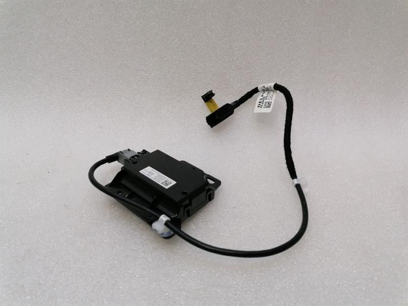 TESLA MODEL 3 STANDARD RANGE Electronic module 1093295-00-A Controller USB AUX