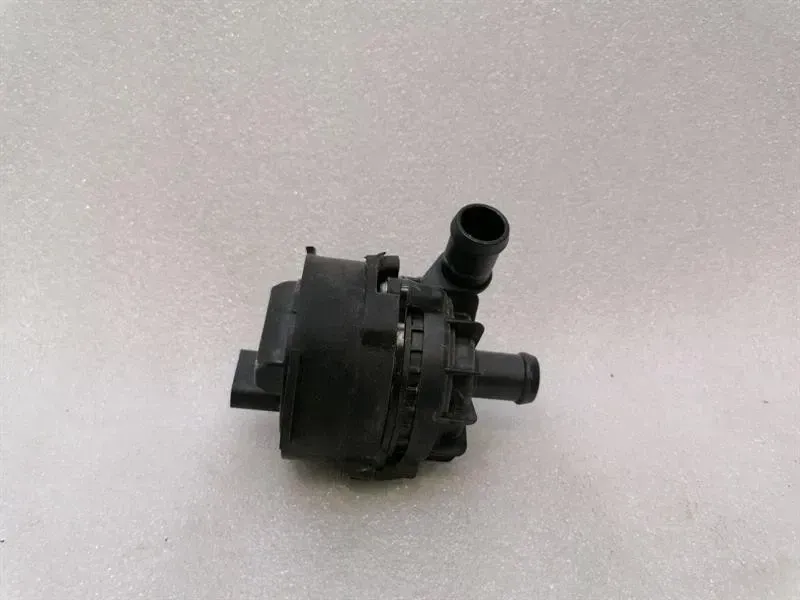 Porsche Taycan 9J additional cooling pump 9J1965567B coolant pump pump