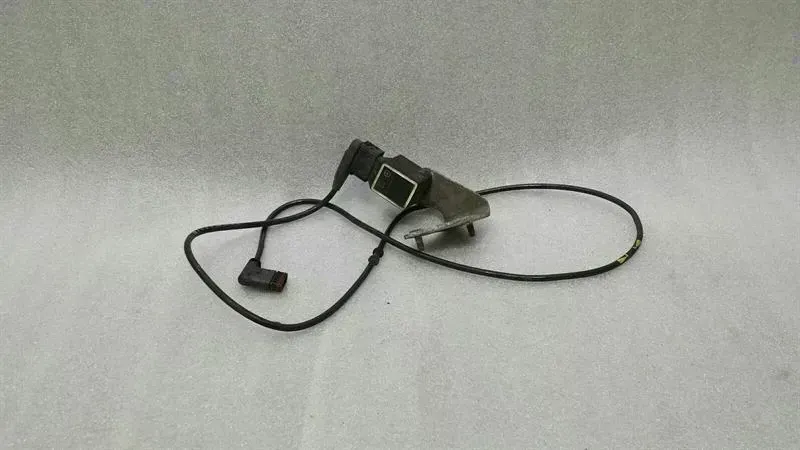 Mercedes CLS W219 Headlight Level Control A0105427717 Level Control