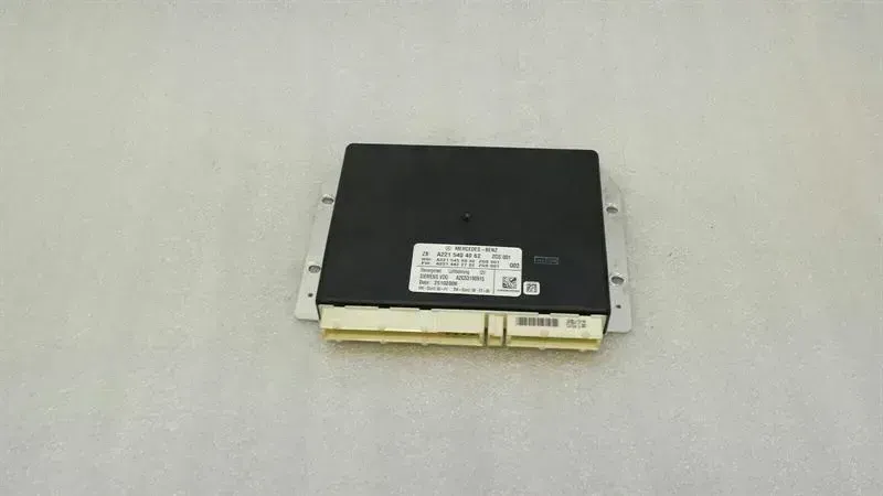 Mercedes S-Class W221 Airmatic Module A2215404062 ECU Air Suspension