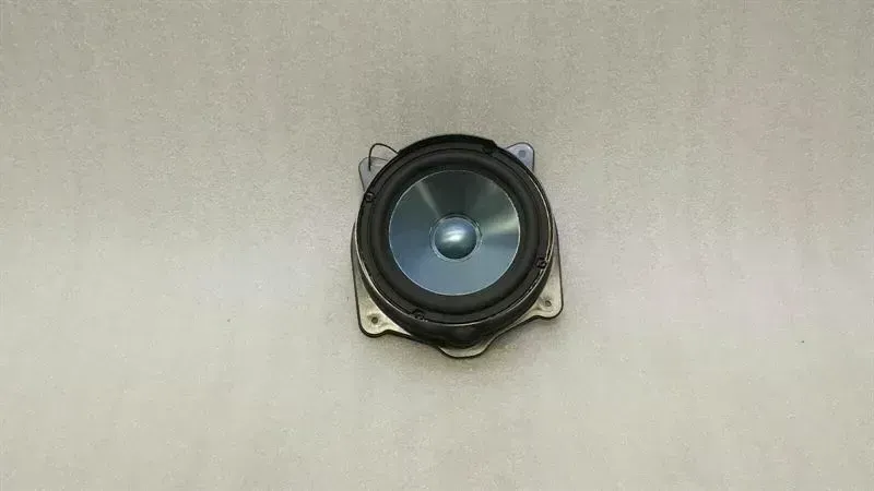 Mercedes S-Class W221 Speaker A2218203702 Speaker Harman Kardon L7