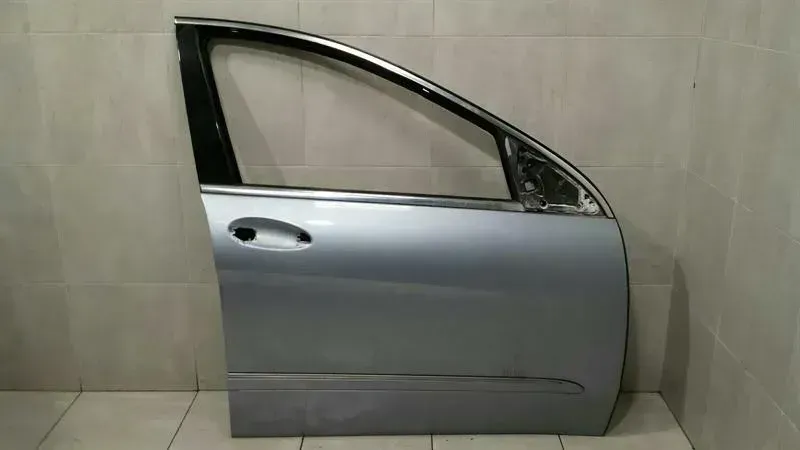 Mercedes R Class W251 Right Front Door A2517200205 Front Right Door.
