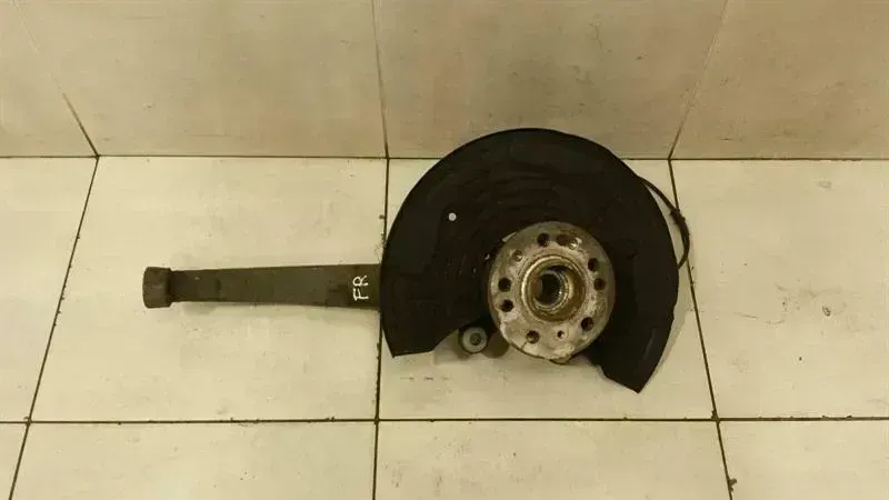 Mercedes R Class W251 Right Front Hub A2513301420 Wheel Bearing Housing Front Right