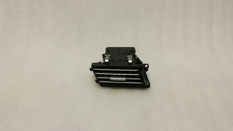 Mercedes E Class W212 Air Vent A2128300154 Ventilation Nozzle Vent