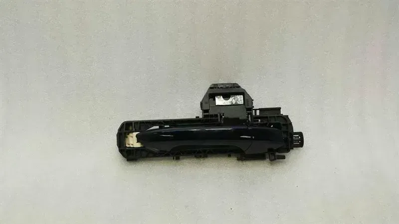 Mercedes E Class W212 FRH Door Handle A2047600270 Door Handle Front Right Carrier