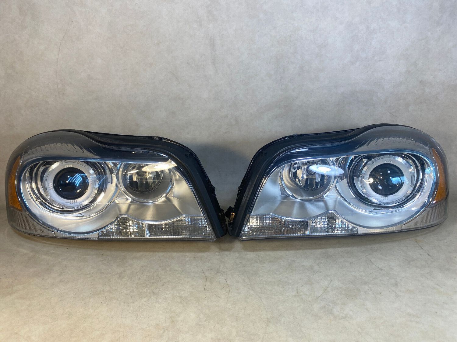 Volvo XC90 GENUINE Xenon Dynamic Headlight Lamp Right &amp; Left SET LHD 12-14 year