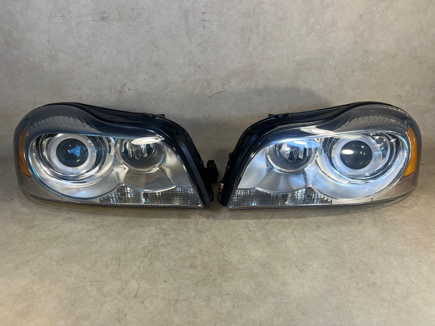 Volvo XC90 GENUINE Xenon Dynamic Headlight Lamp Right &amp; Left SET LHD 12-14 year