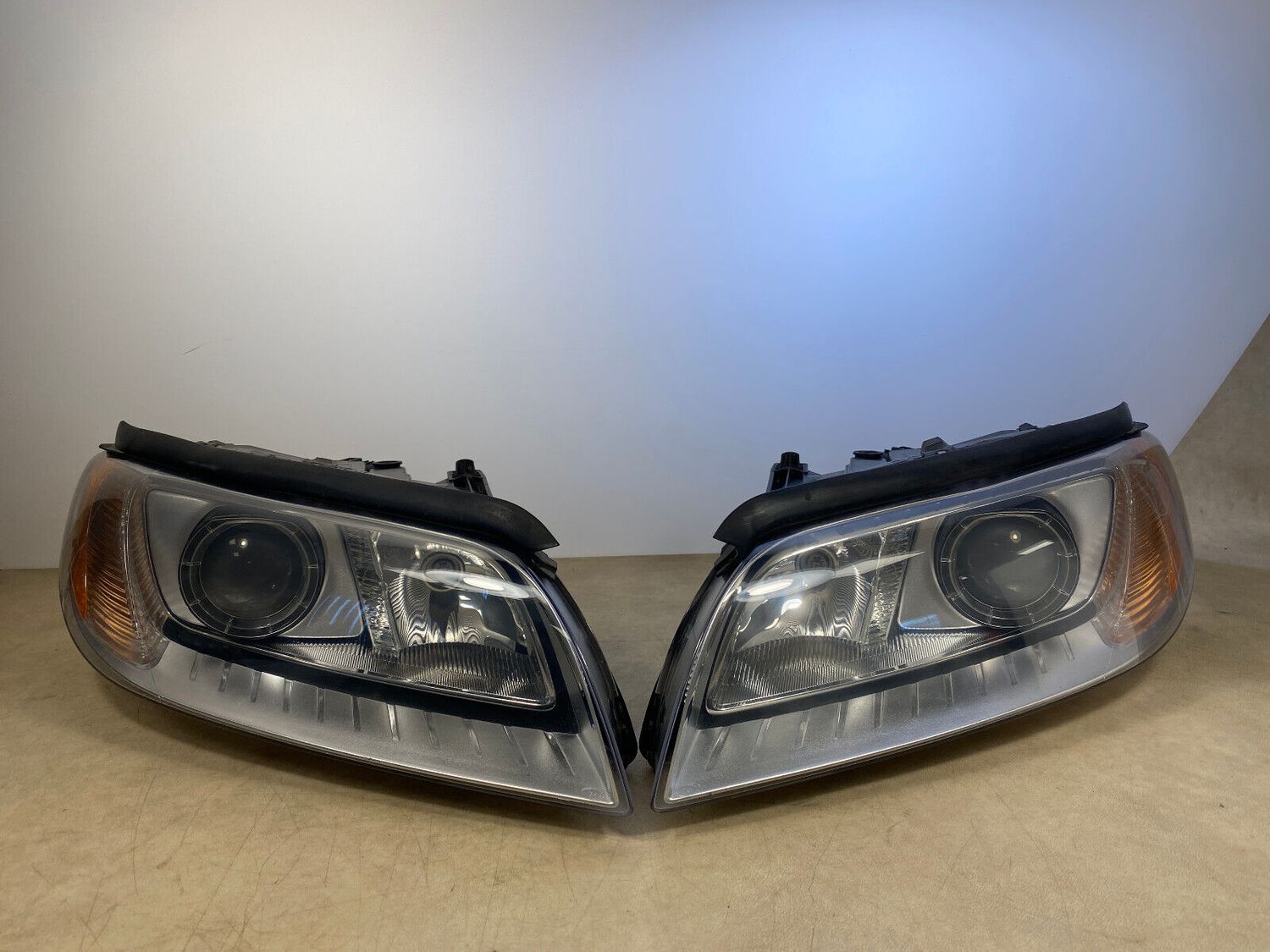 VOLVO S80 V70 XC70 GENUINE ZKW Xenon Headlight Lamp SET LH RH LHD 07-14