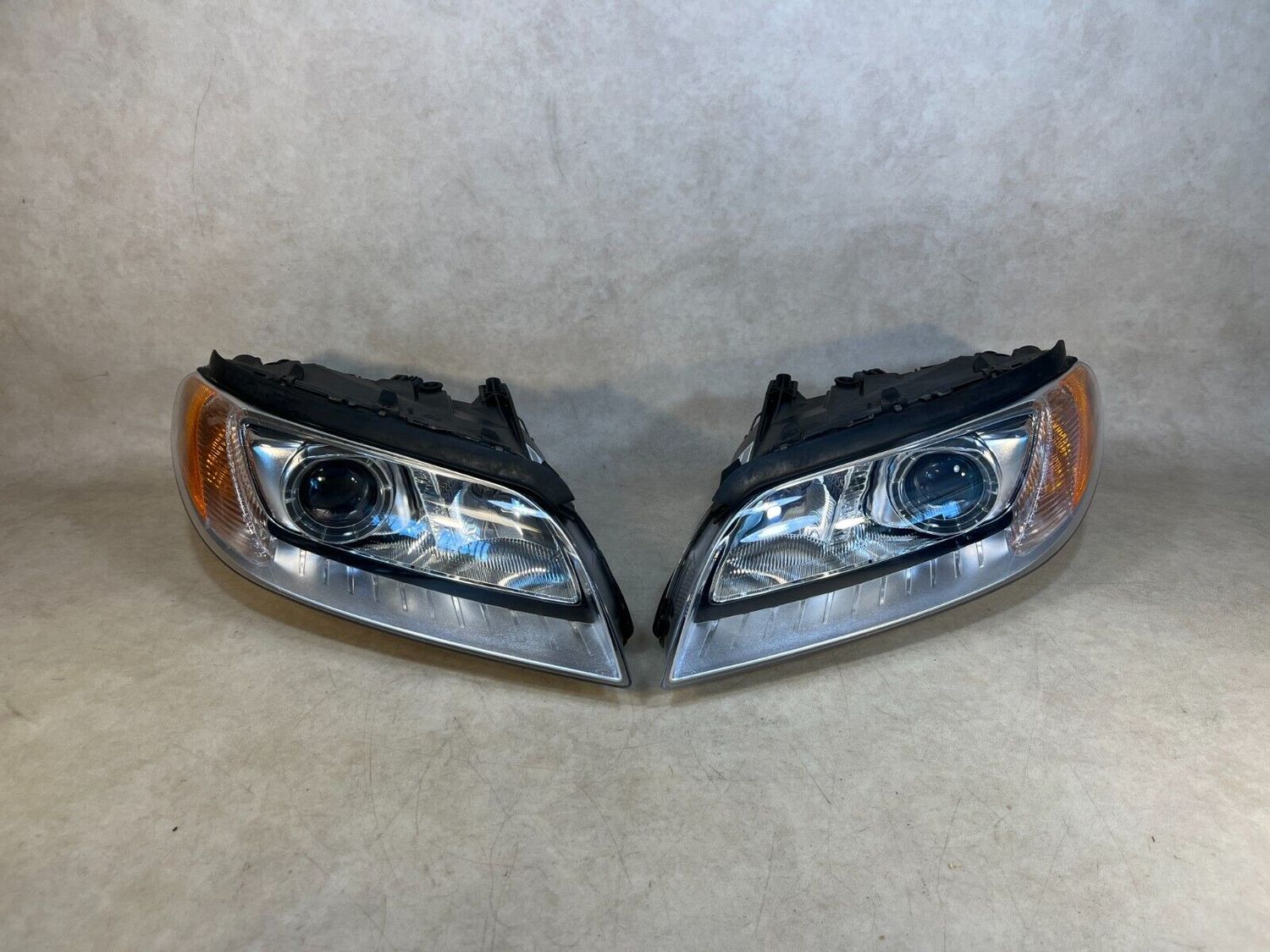 VOLVO S80 V70 XC70 GENUINE ZKW Xenon Headlight Lamp SET LH &amp; RH LHD 07-14 Year