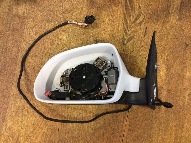 Skoda Octavia 1Z3 1Z5 GENUINE LEFT Wing Mirror / 1Z1857501 CM / 2009-2013