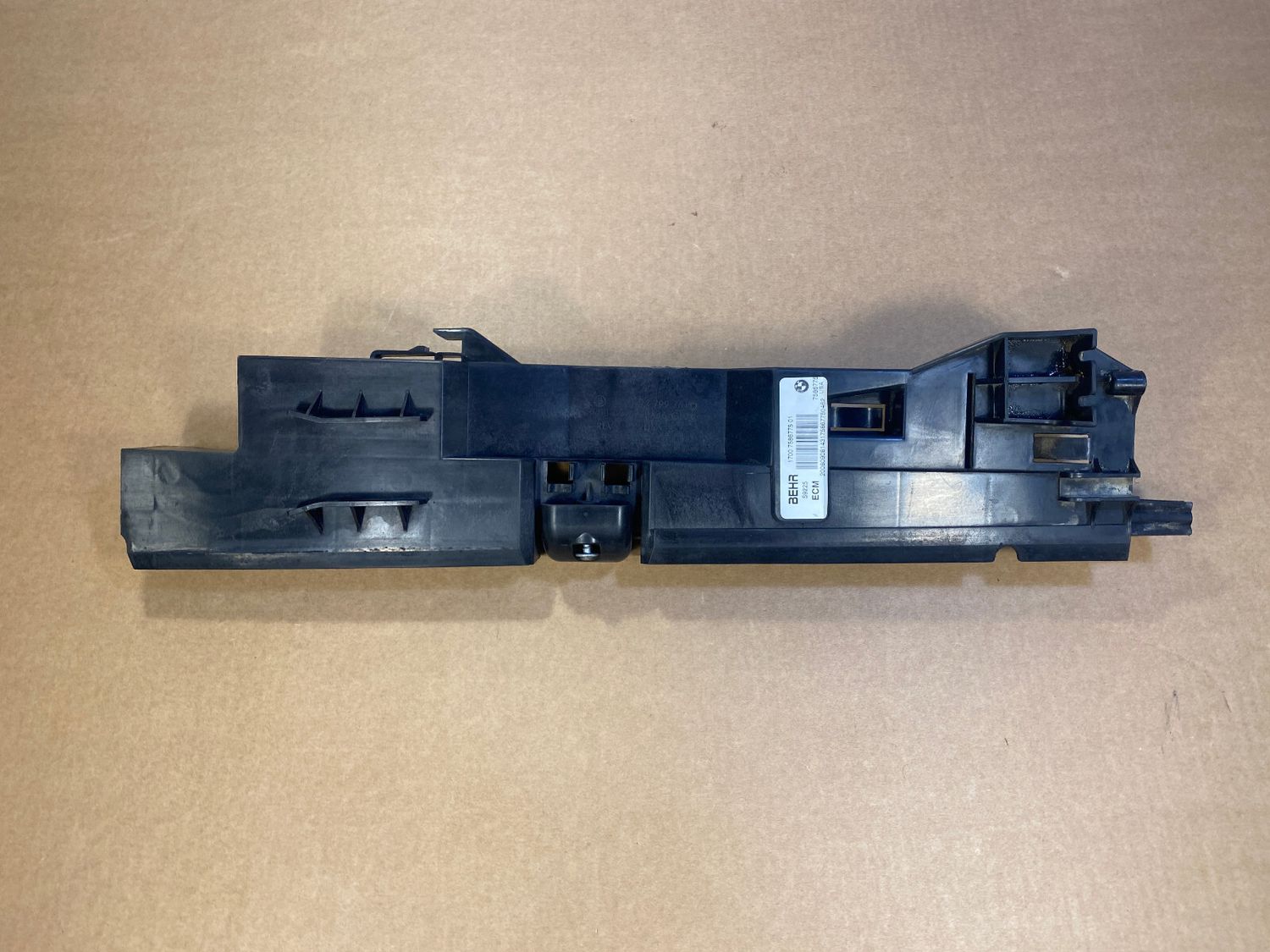 Genuine BMW X5 X6 E70 E71 E72 F15 F16 Left Module Mount 17117799761