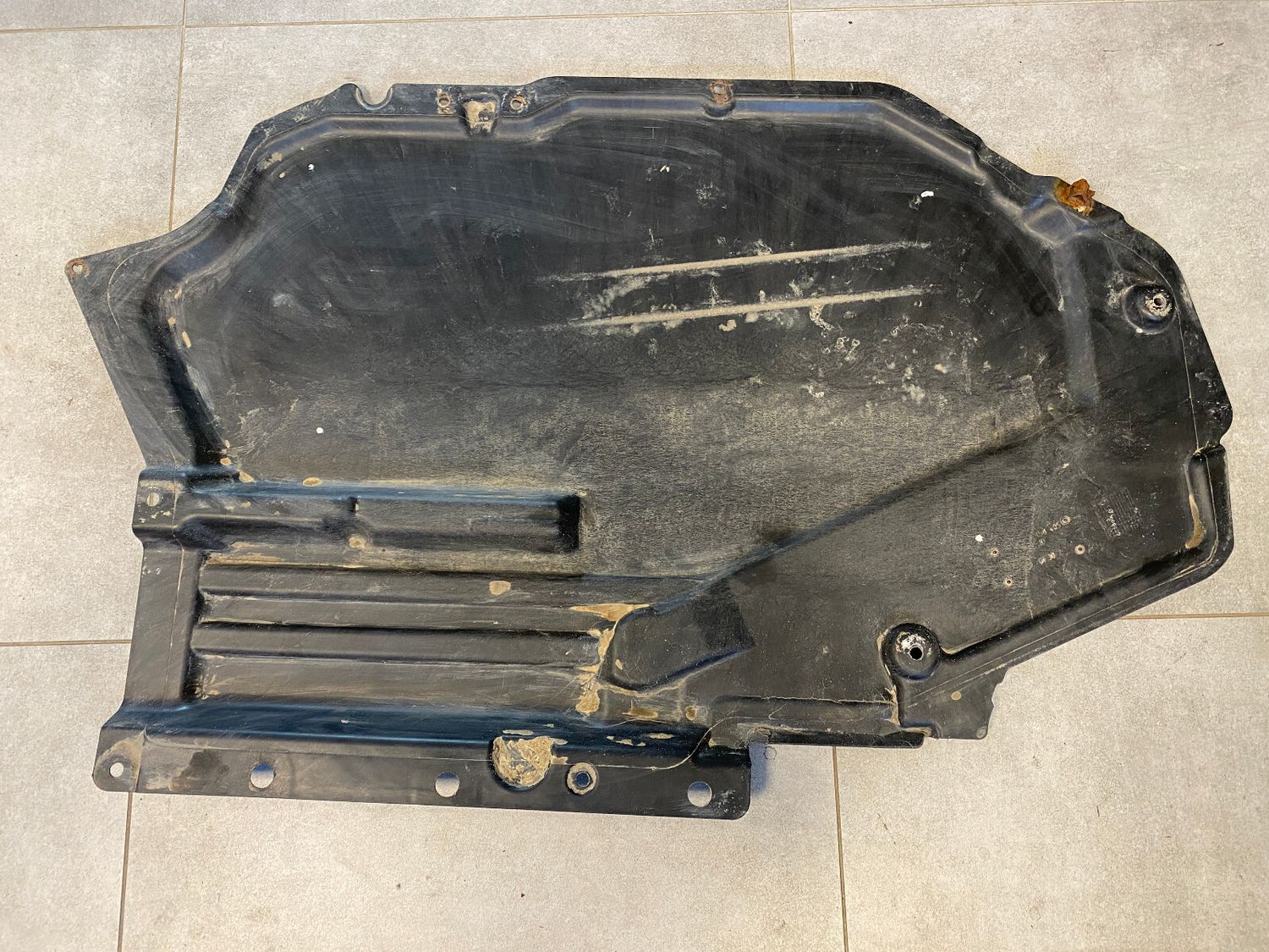 OEM BMW X5 E70 E70 LCI X6 E71 E72 Underkörningsport, tank, vänster 51757158405