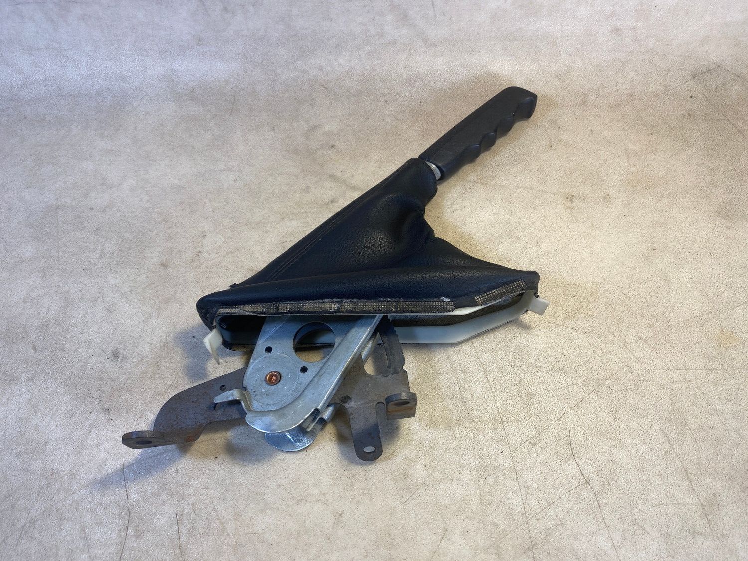 GENUINE BMW 3 Z3 E36 Handbrake Emergency with Leather Black 34411158620