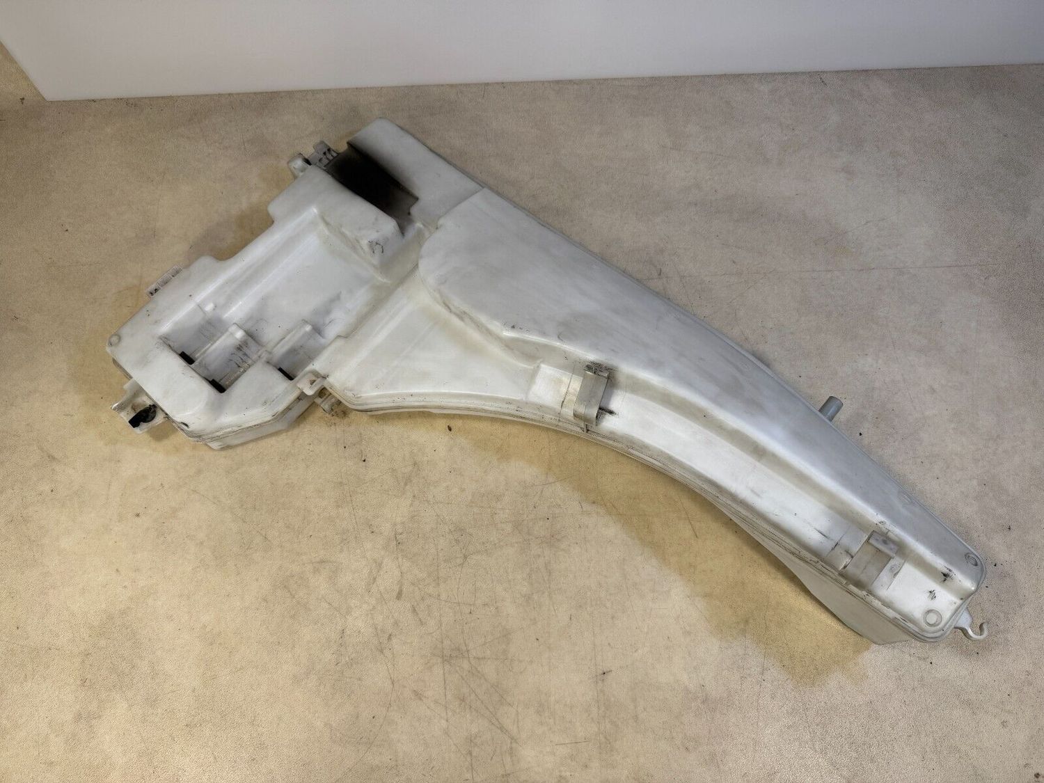 BMW X5 E70 E70 LCI GENUINE Washer fluid reservoir 61677161477