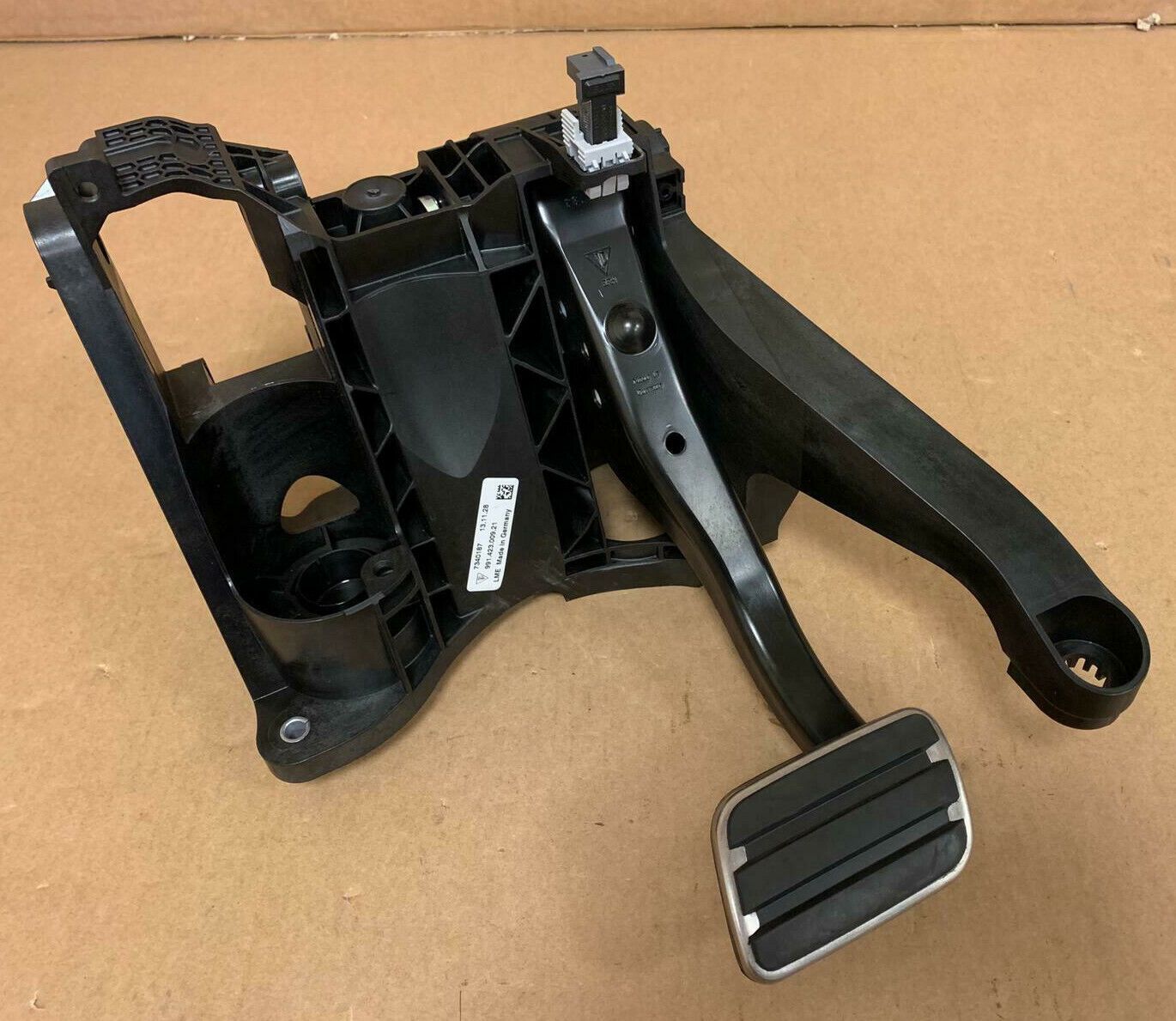PORSCHE BOXSTER 981 CAYMAN CARRERA 991 OEM BRAKE PEDAL ASSEMBLY 991.423.009.21