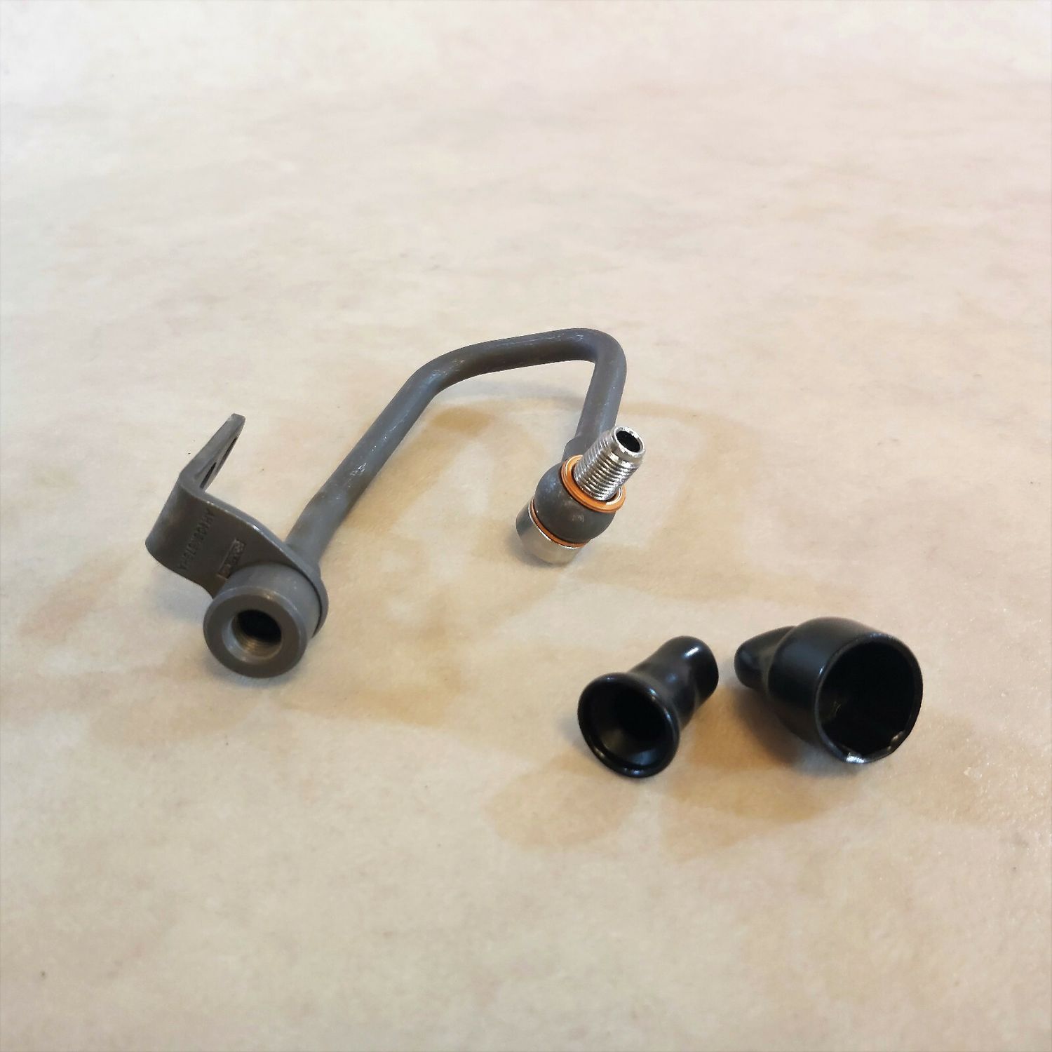 LAND ROVER RANGE ROVER 2010-2012 4.4L V8 DIESEL OIL FEED PIPE RIGHT LR022787