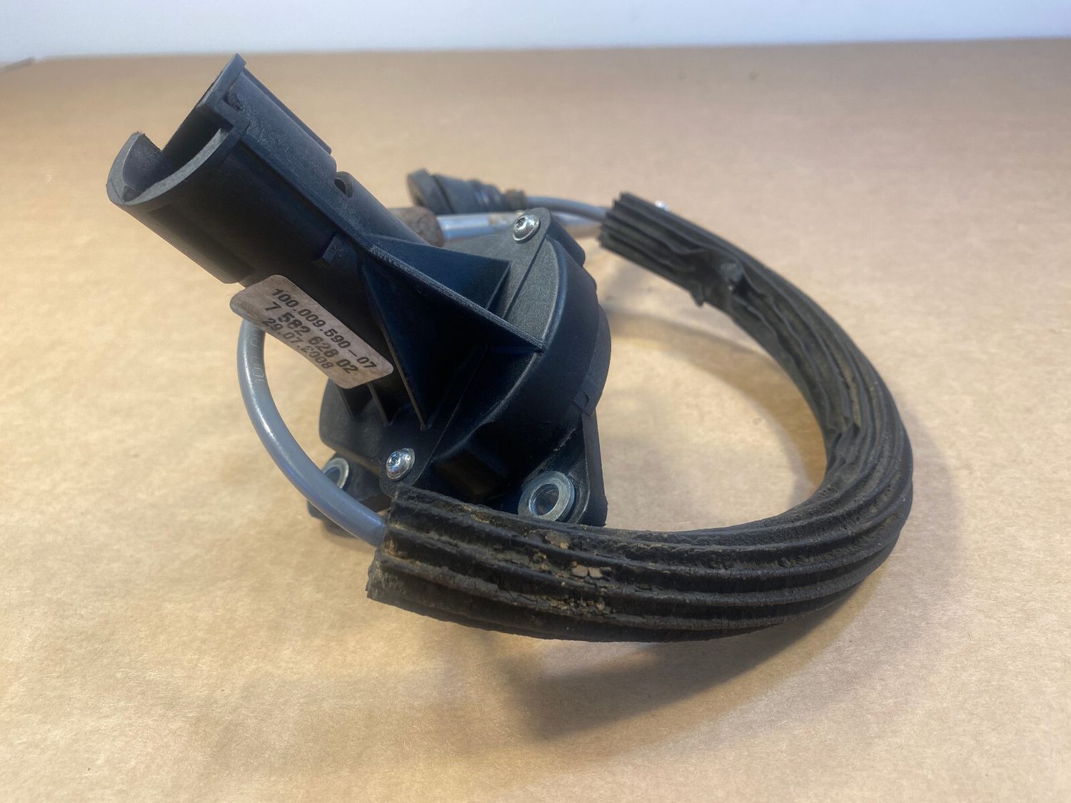 GENUINE BMW X5 E70 X6 E71 Handbrake Cable 758262802 / 1000085007 / 25554437