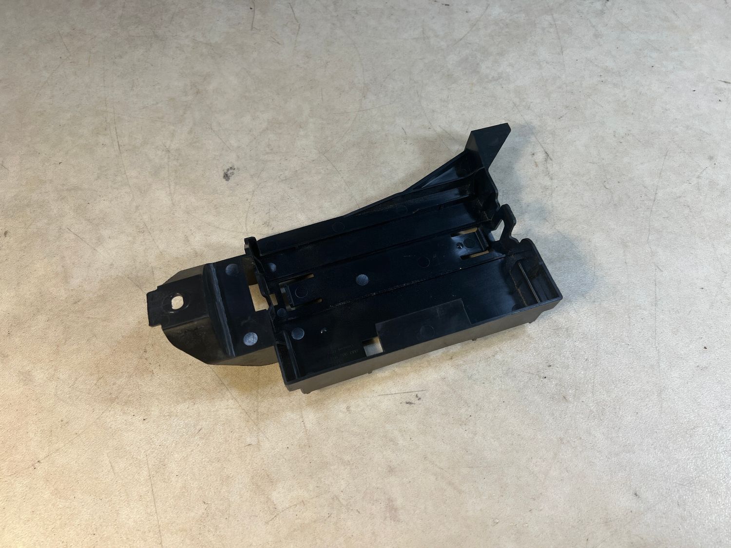 GENUINE Audi Q7 4M POWER SEAT CONTROL MODULE BRACKET 4M0907911