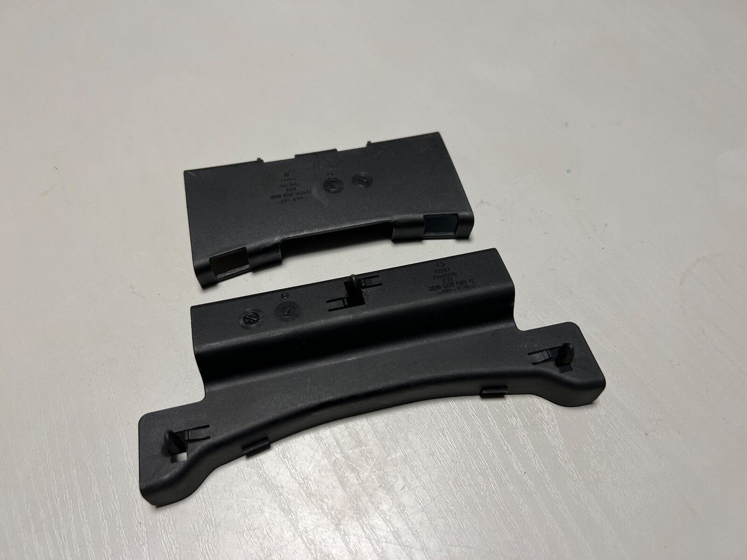 VW Phaeton Bentley Continental Genuine Plastic Trim x2 psc 3D0937555B
