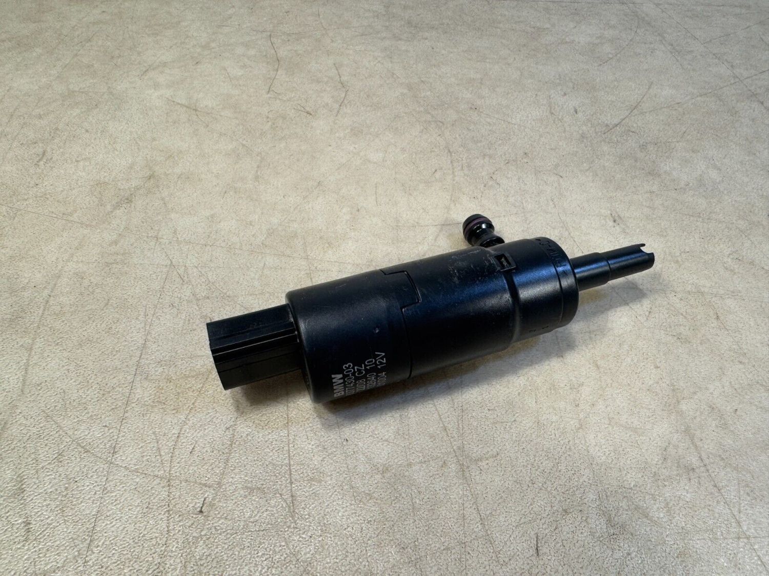 Genuine BMW 3 E90 5 E60 X5 E70 E53 7 E65 Wash pump head lamp cleaning 6712837743