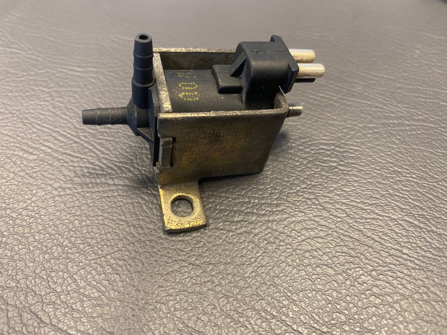 Mercedes SL S G class W129 W140 W463 GENUINE Vacum Solenoid Valve A0015408697
