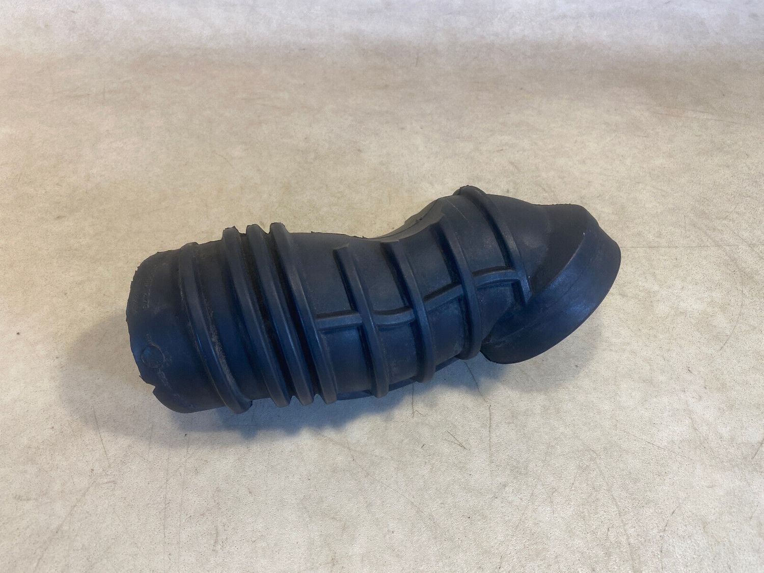 Mercedes G class W463 OEM PIPE BETWEEN AIR FILTER AND CONNECTION PIPE RIGHT