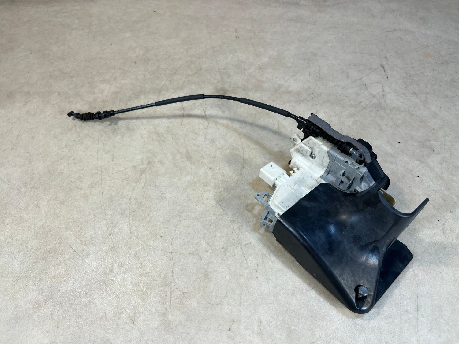 Porsche 911 991 GENUINE Front Right Door Lock Mechanism 8J2837016c