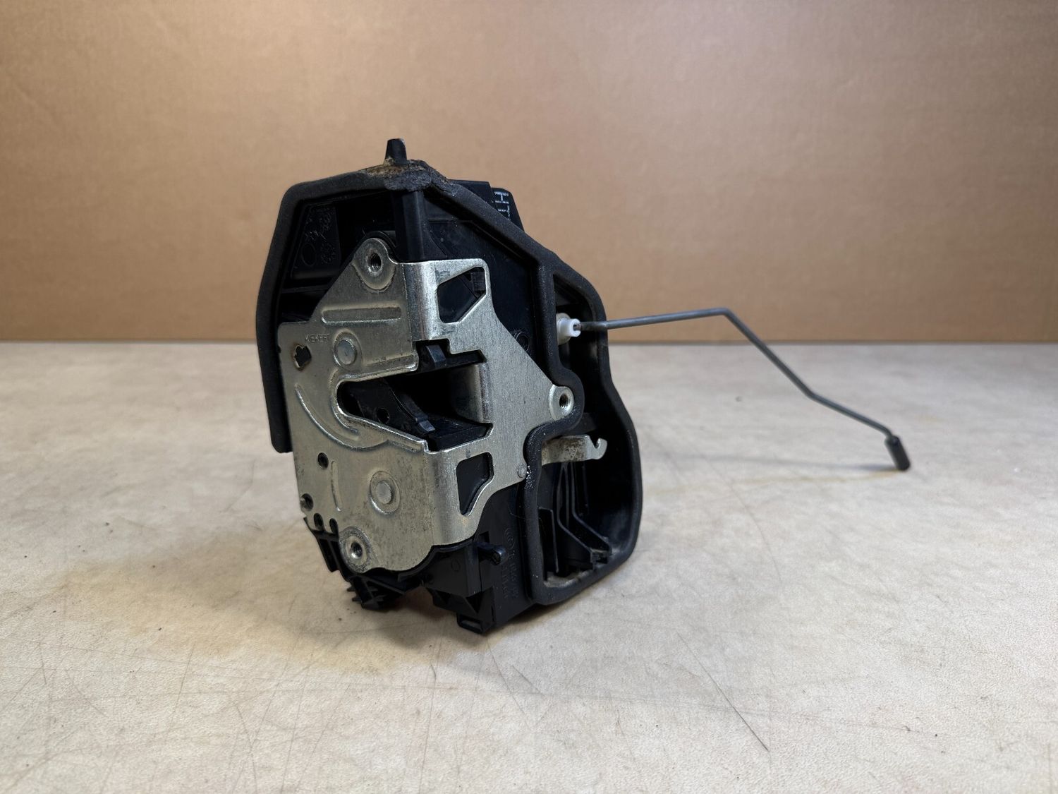 BMW X5 E70 5 F10 7 F01 System latch Left Rear door lock control 51227202147