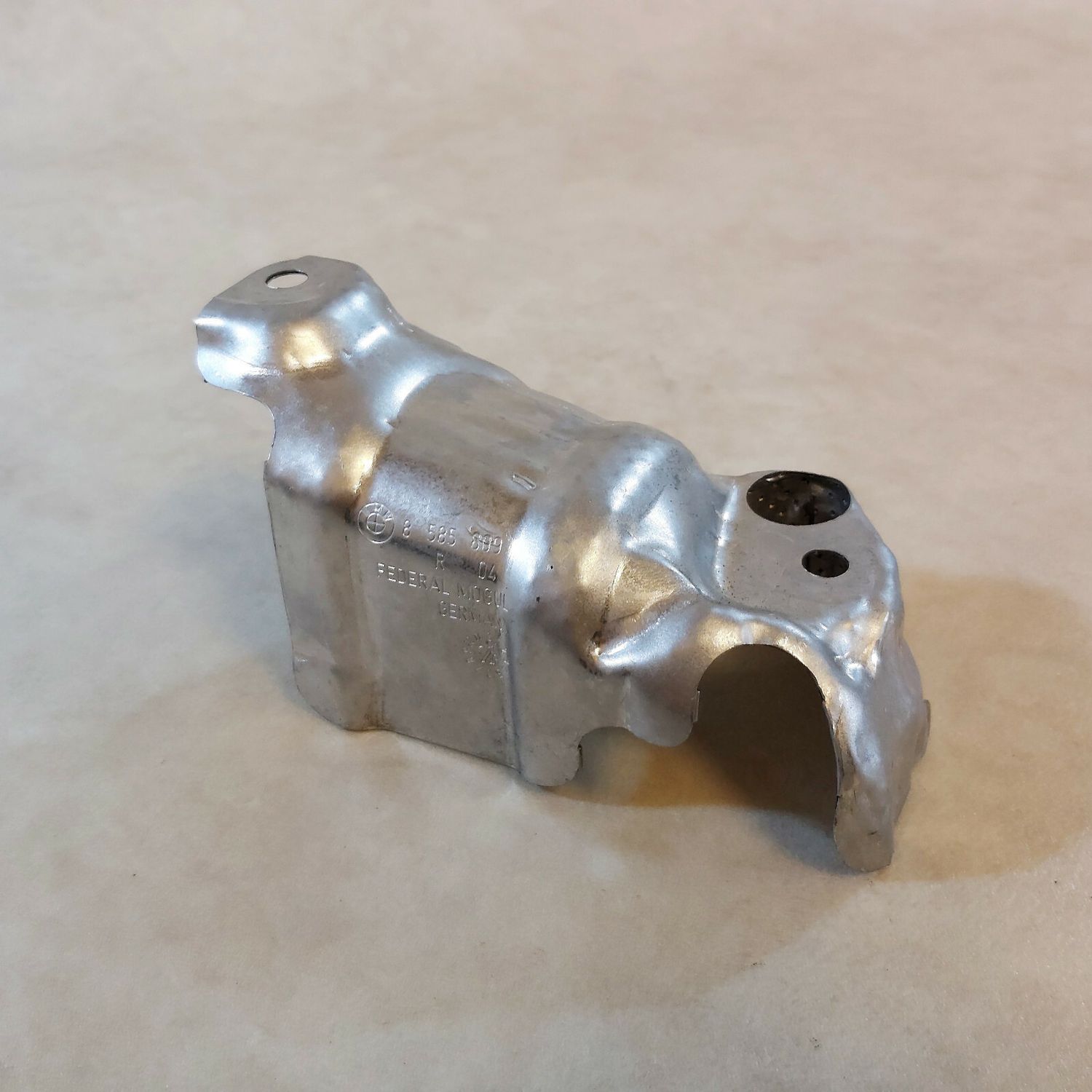 Original BMW f45 f46 f48 f39 MINI f60 11628585809 8585809 8 585 809 Heat Shield