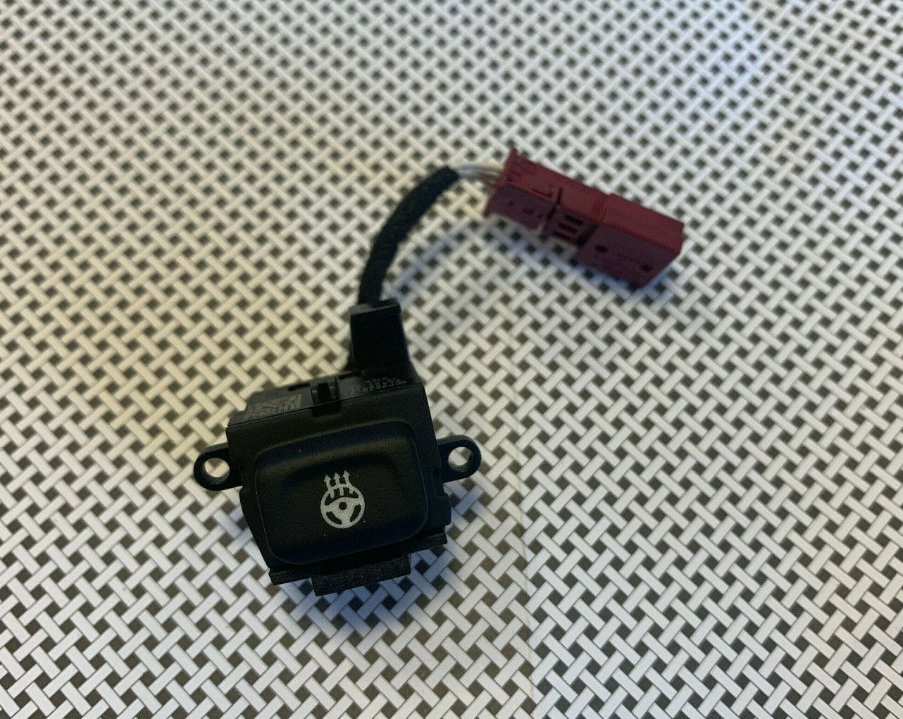 BMW 1 2 3 5 6 7 8 X3 X4 X5 X6 X7 OEM G series Steering Wheel Heating Pushbutton