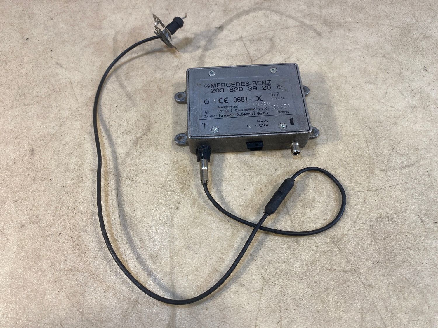 Mercedes C E ML G class W163 W203 W211 W463 GENUINE Amplifier Antenna Unit Modul