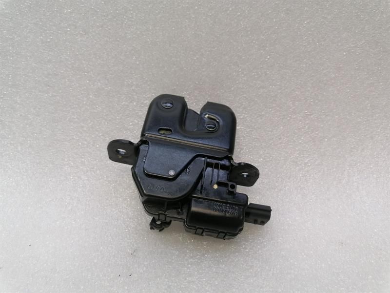 Ferrari F12 BERLINETTA F152 boat lock 84922700 tailgate lock