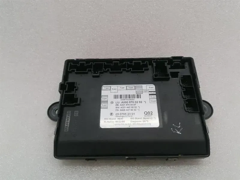 Mercedes S-Class W221 Rear Door Module A0008700292 Rear Door Control Unit