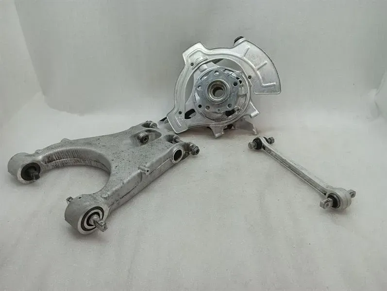 Ferrari 812 Superfast F152M Left Rear Hub 299933 Wheel Bearing Housing Rear Left -