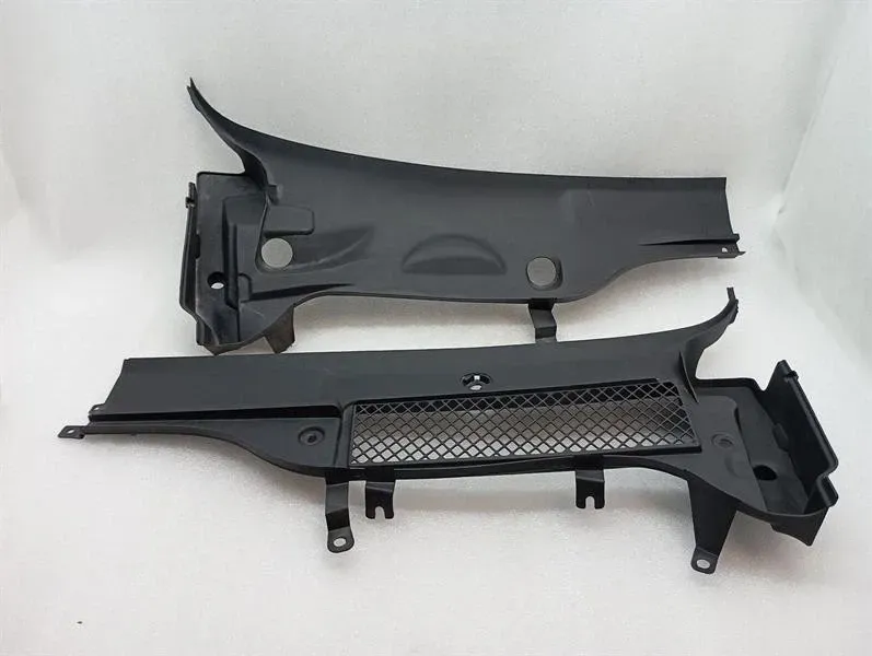 FERRARI 812 SUPERFAST F152M UNDERWINDSCREEN TRAY 89081000 RIGHT HAND DRIVE RHD