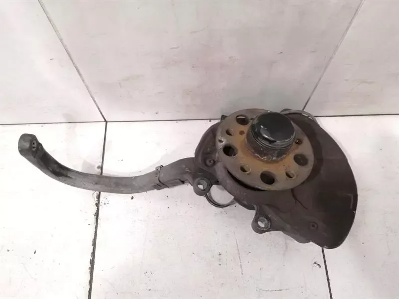 Mercedes E Class W211 Right Front Hub A2113305220 Wheel Bearing Housing Front Right