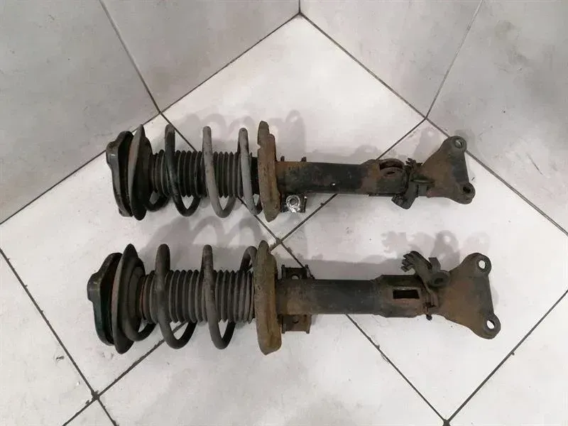 Mercedes C63 AMG W204 Shock Absorber Front Set A2043204430 Shock Absorber Front