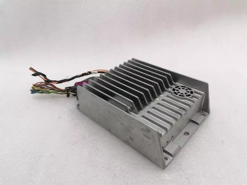 Mercedes C Class W204 Amplifier A2048706690 Amplifier Harman L7 Logic