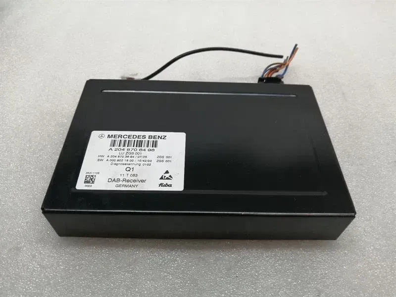 Mercedes E Class W212 Electronic Module A2048706496 Control Unit DAB
